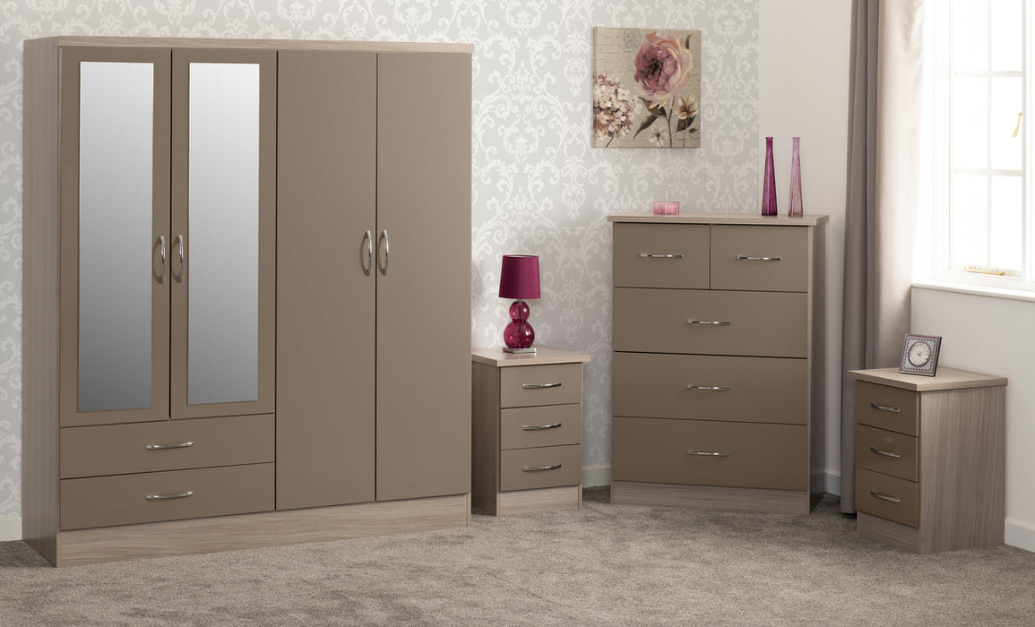 Nevada 4 Door 2 Drawer Mirrored Wardrobe Bedroom Set Oyster Gloss/Light Oak Effect Veneer