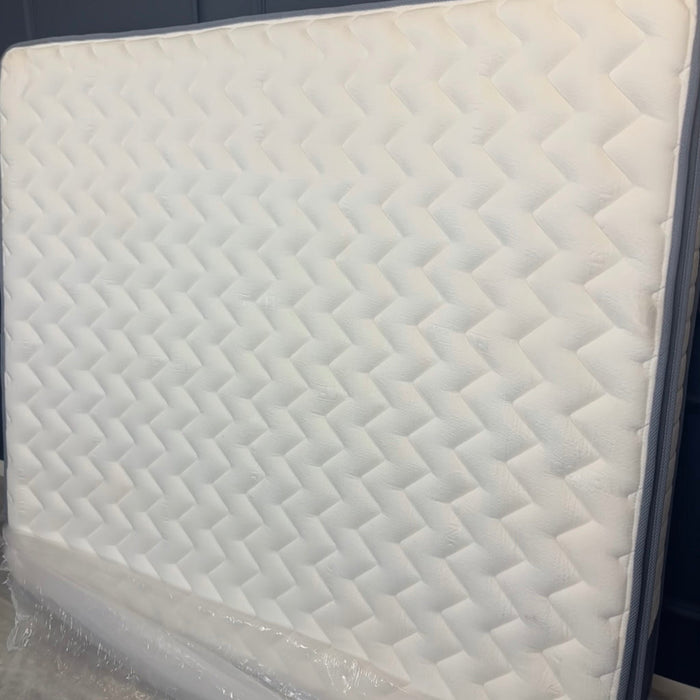 Aluxo 2000 Pocket Memory Pillow Top Mattress